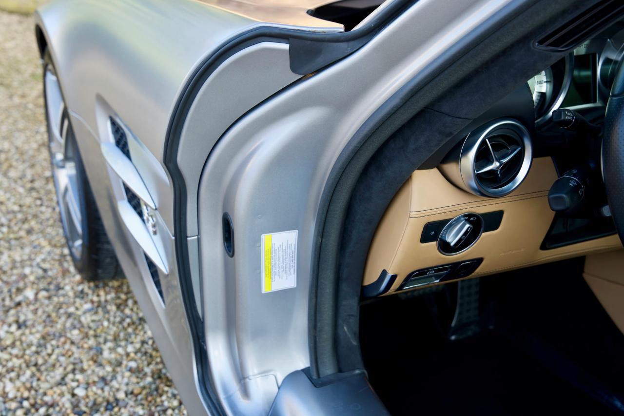 2011 Mercedes - Benz Mercedes Benz SLS AMG