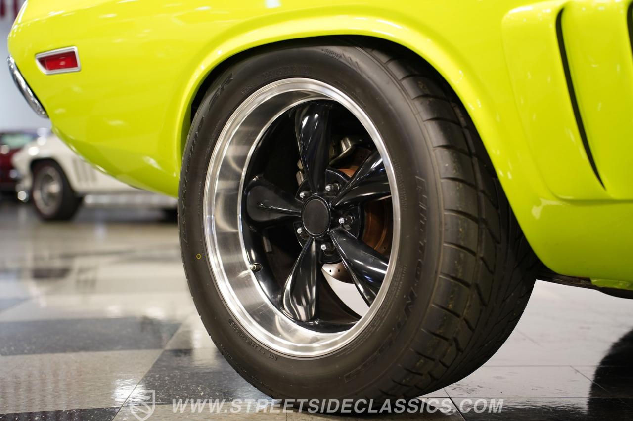 1971 Dodge Challenger R/T 426 Hemi Tribute