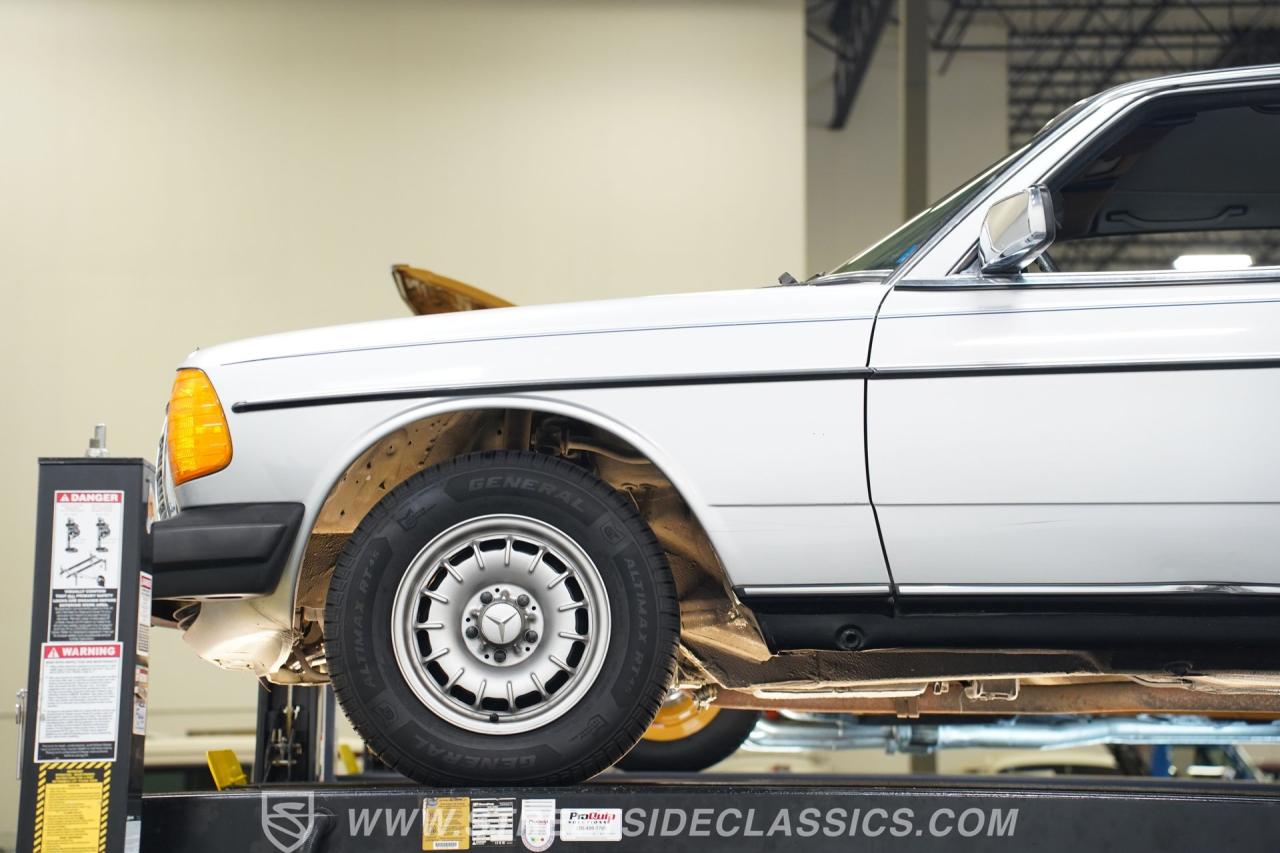 1985 Mercedes - Benz 300CD Turbo Diesel
