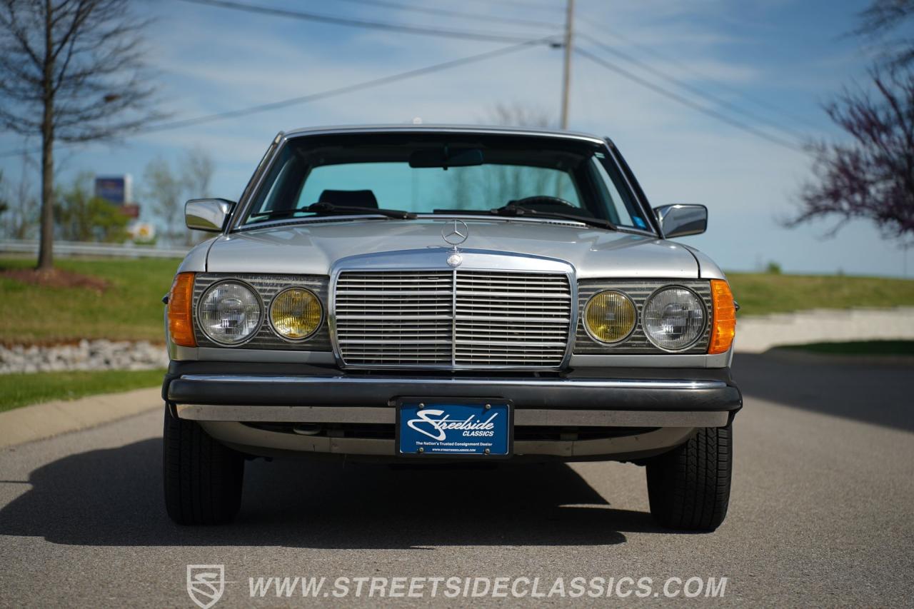 1985 Mercedes - Benz 300CD Turbo Diesel