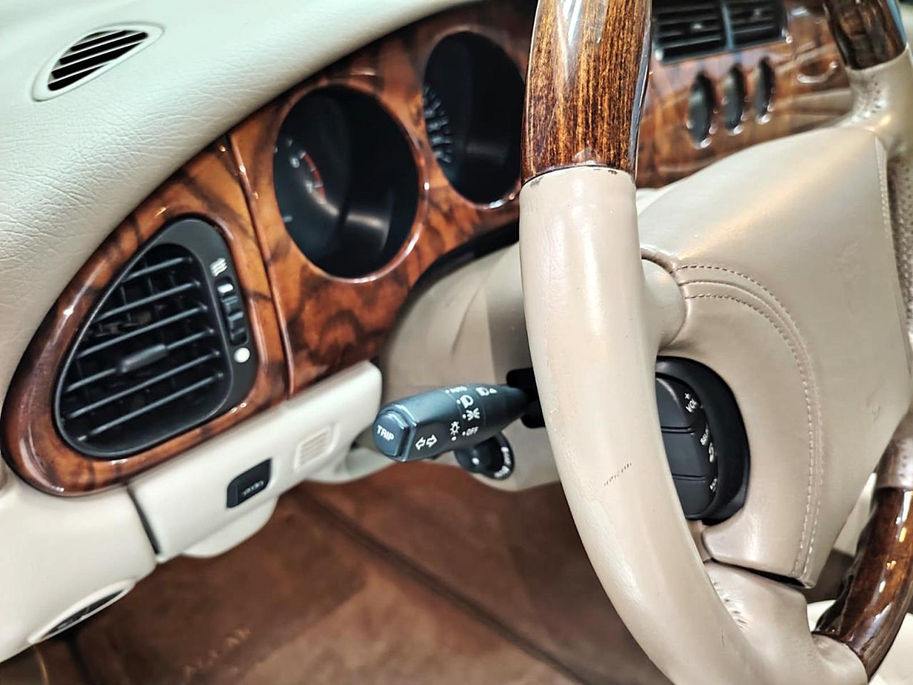 1998 Jaguar XK R COUPE