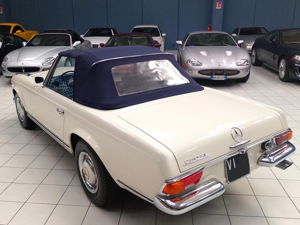 1965 Mercedes - Benz 230 SL PAGODE