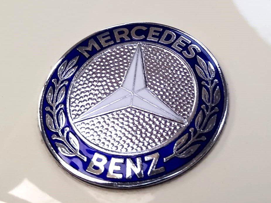 1965 Mercedes - Benz 230 SL PAGODE