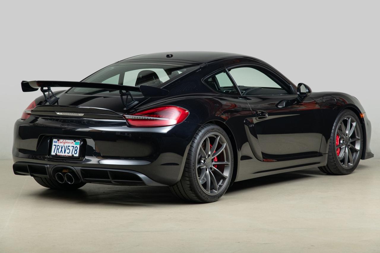 2016 Porsche Cayman GT4