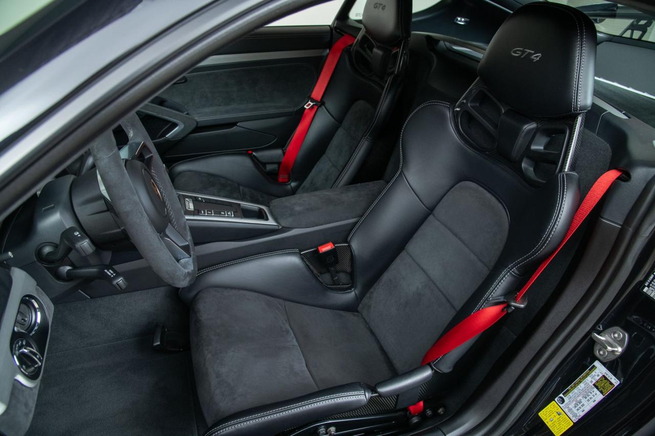 2016 Porsche Cayman GT4