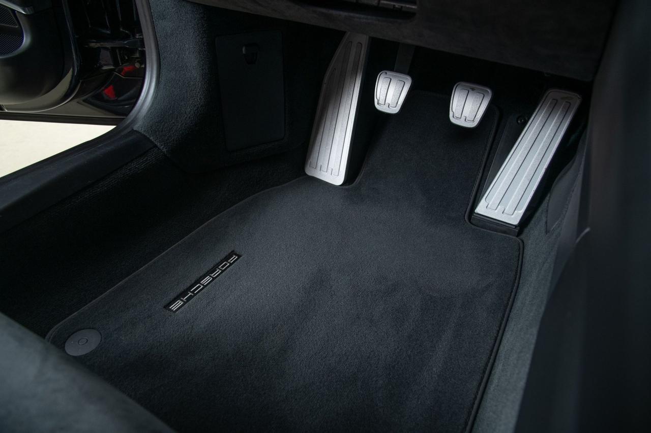 2016 Porsche Cayman GT4