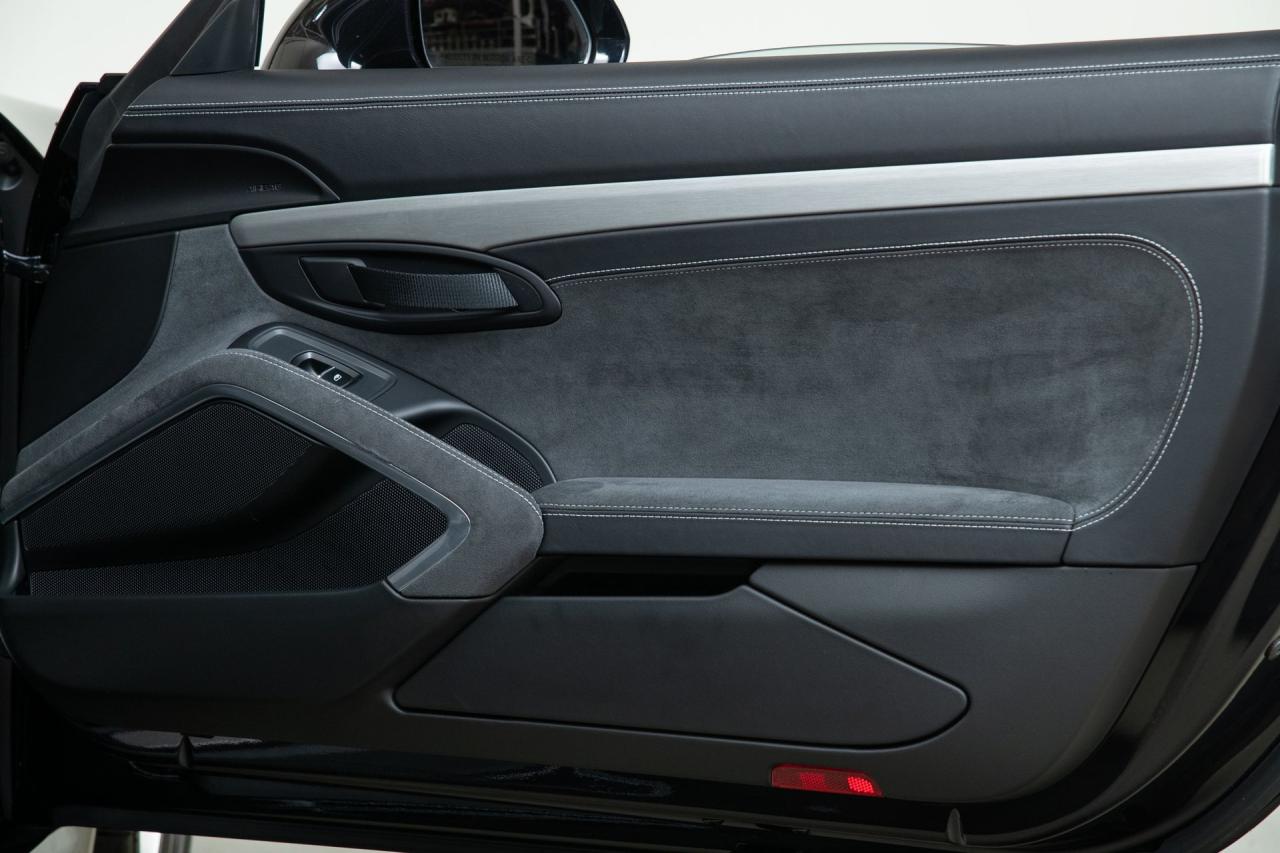 2016 Porsche Cayman GT4