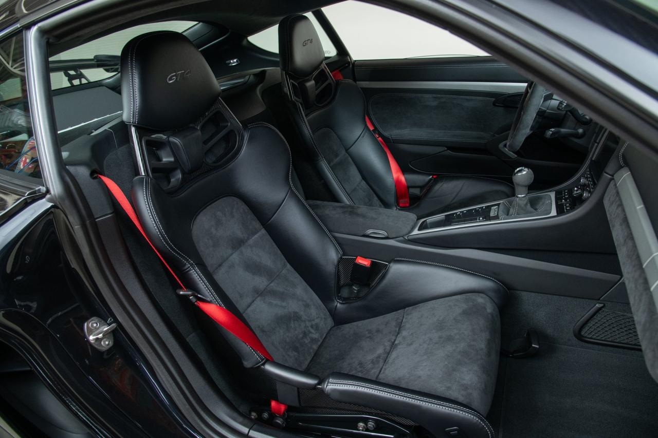 2016 Porsche Cayman GT4