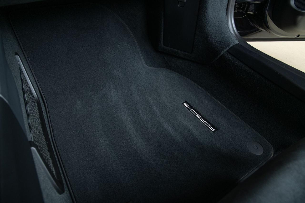 2016 Porsche Cayman GT4