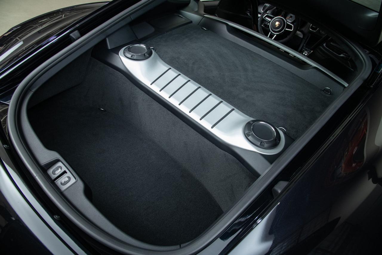 2016 Porsche Cayman GT4