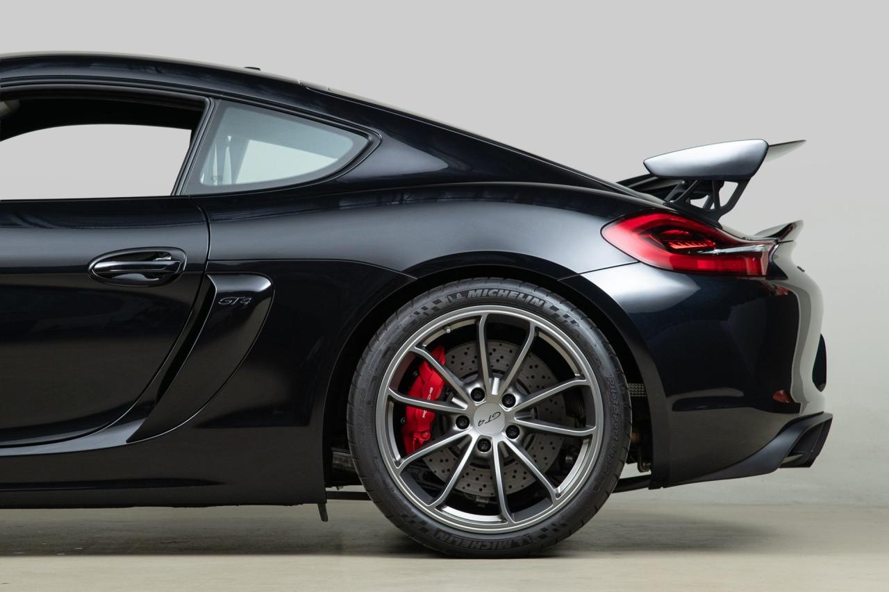 2016 Porsche Cayman GT4