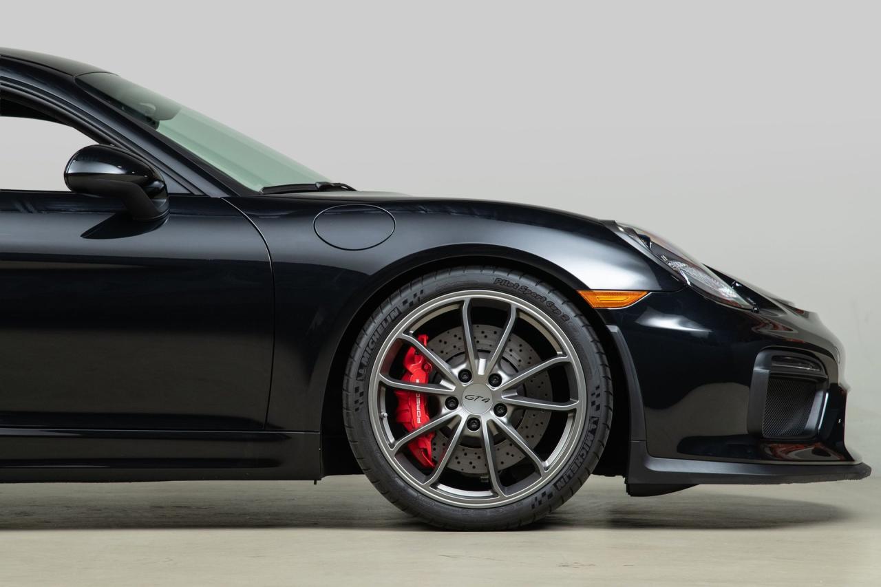 2016 Porsche Cayman GT4