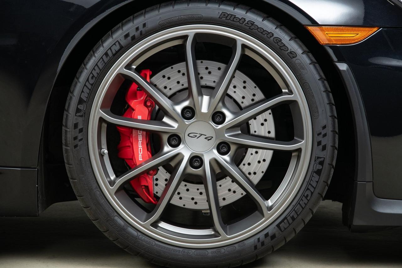 2016 Porsche Cayman GT4