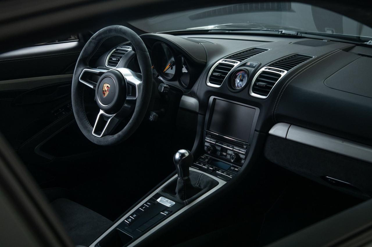 2016 Porsche Cayman GT4