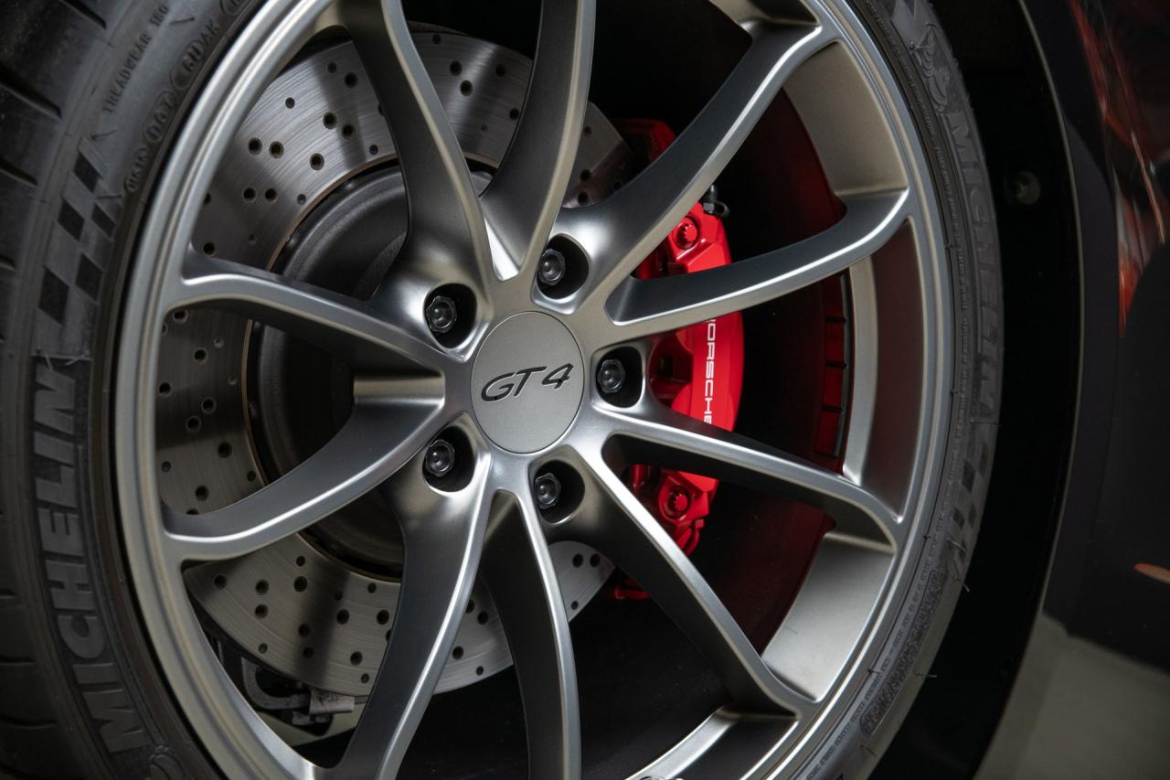 2016 Porsche Cayman GT4