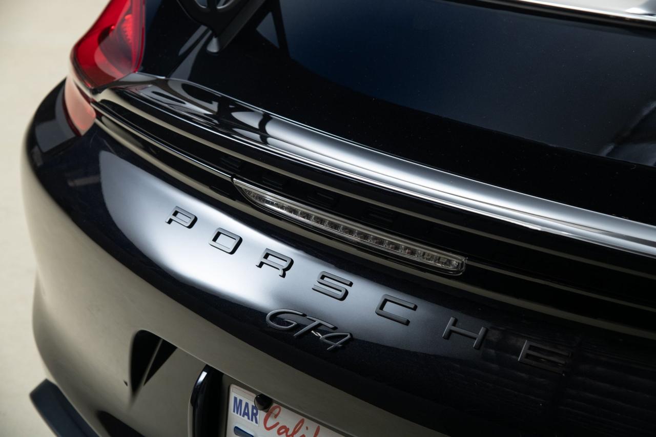 2016 Porsche Cayman GT4