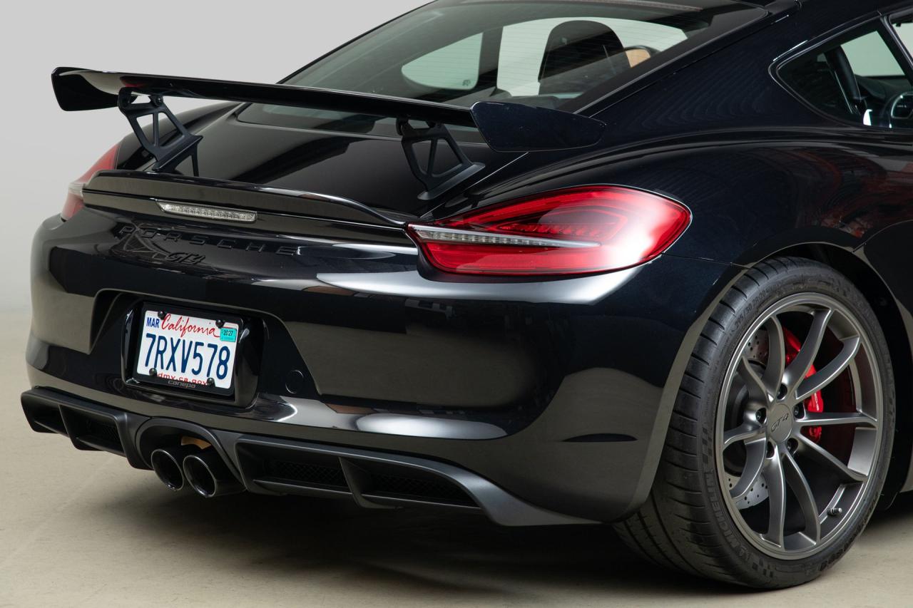 2016 Porsche Cayman GT4
