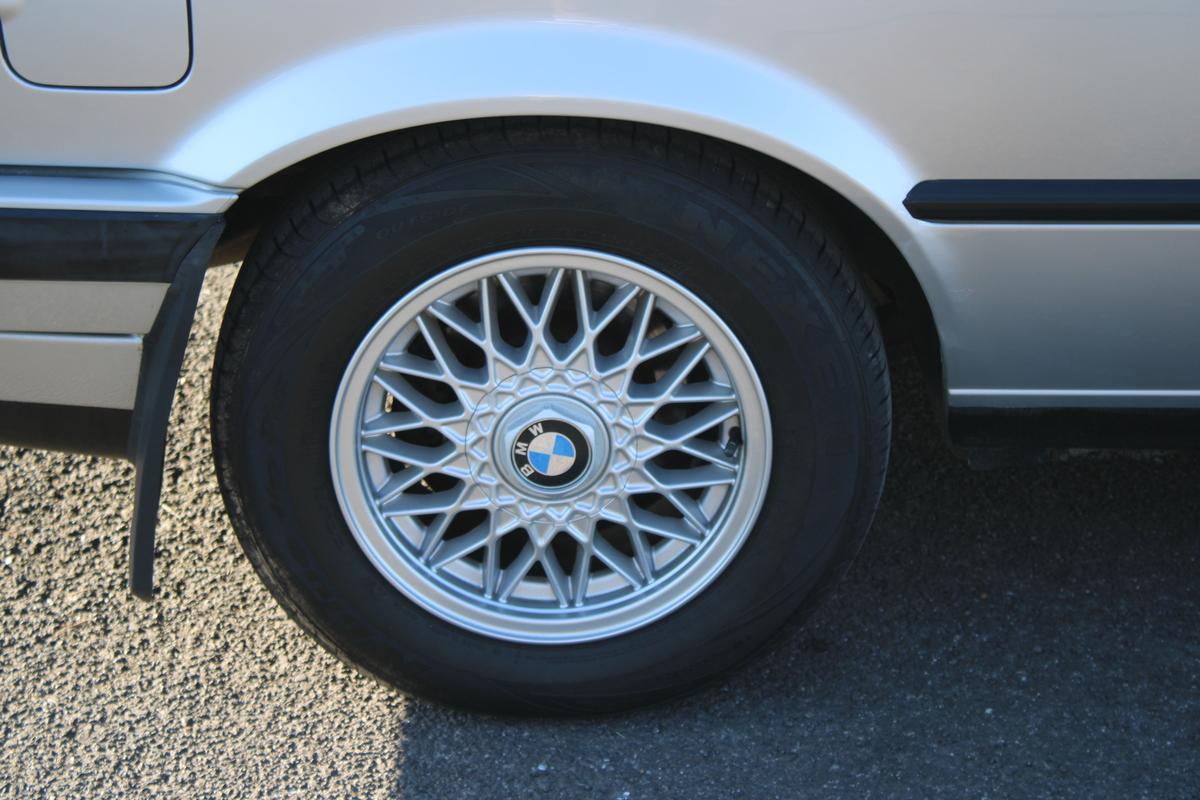 1990 BMW 325I SE AUTO