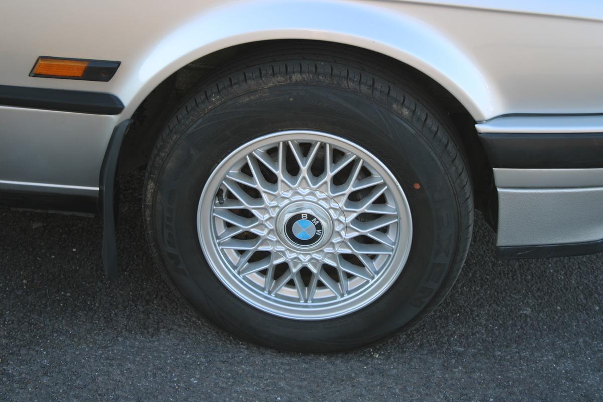 1990 BMW 325I SE AUTO