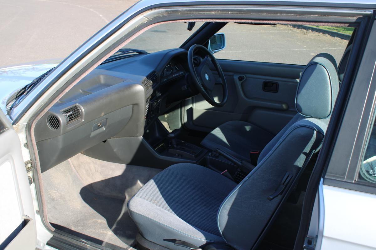 1990 BMW 325I SE AUTO