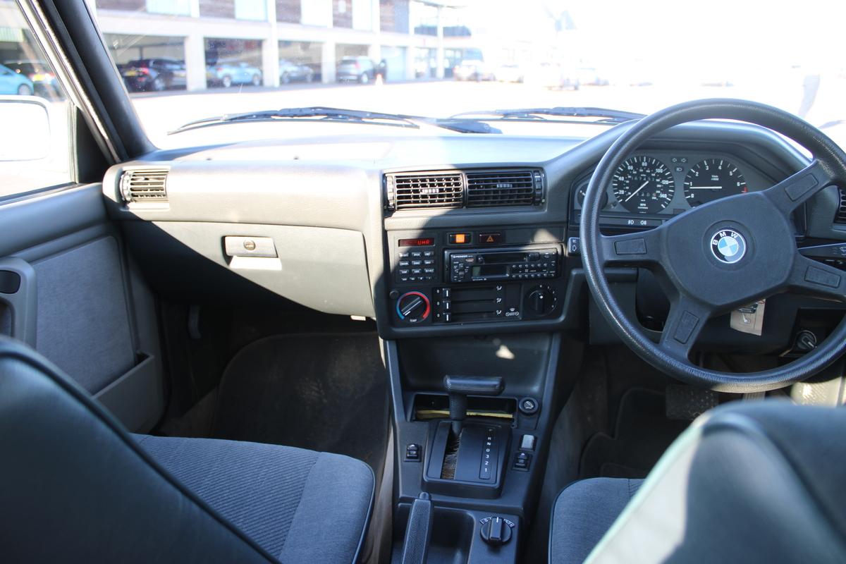 1990 BMW 325I SE AUTO