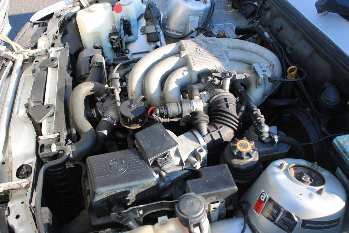 1990 BMW 325I SE AUTO