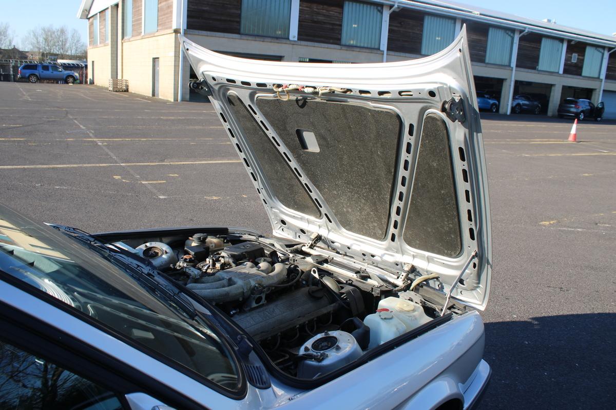 1990 BMW 325I SE AUTO