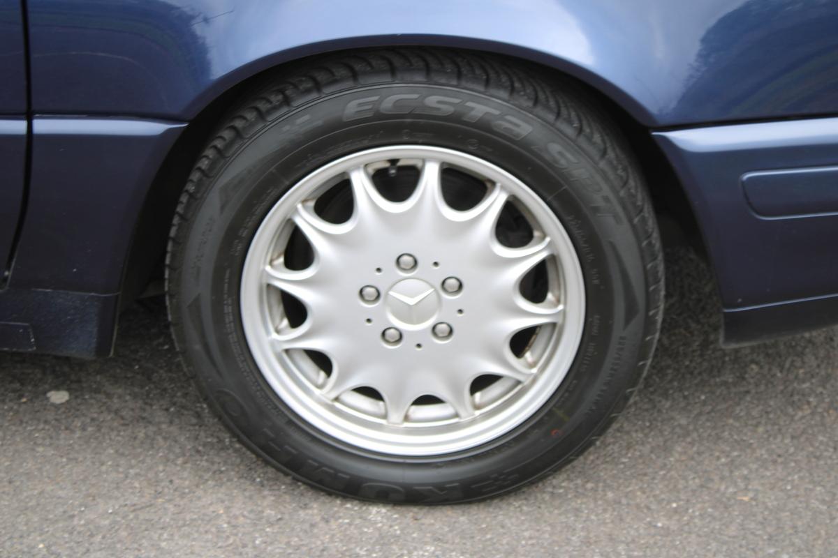 1996 Mercedes - Benz SL 320 AUTO