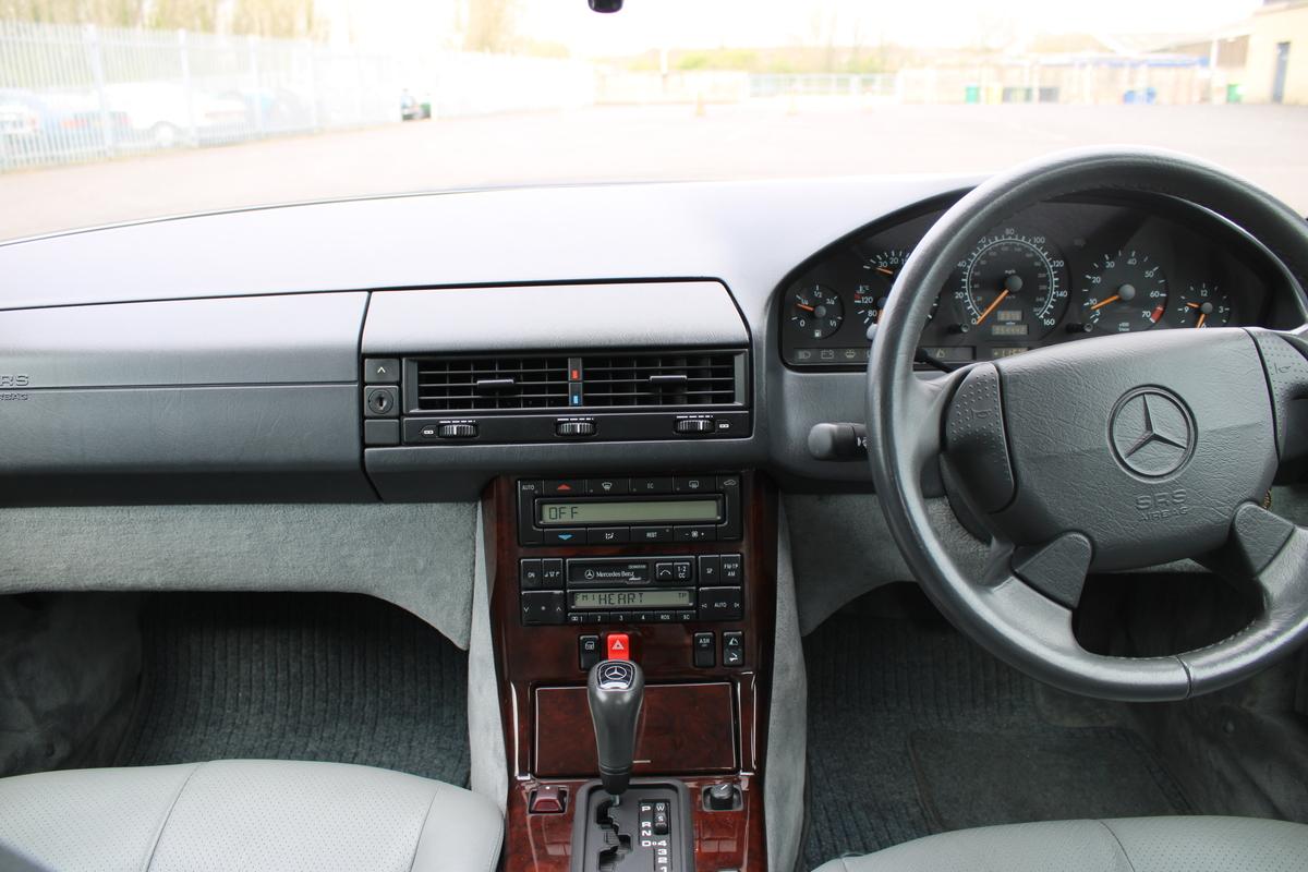 1996 Mercedes - Benz SL 320 AUTO