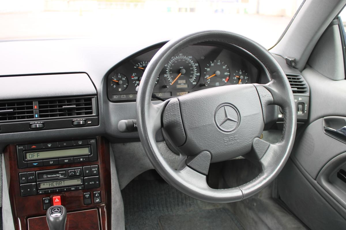 1996 Mercedes - Benz SL 320 AUTO