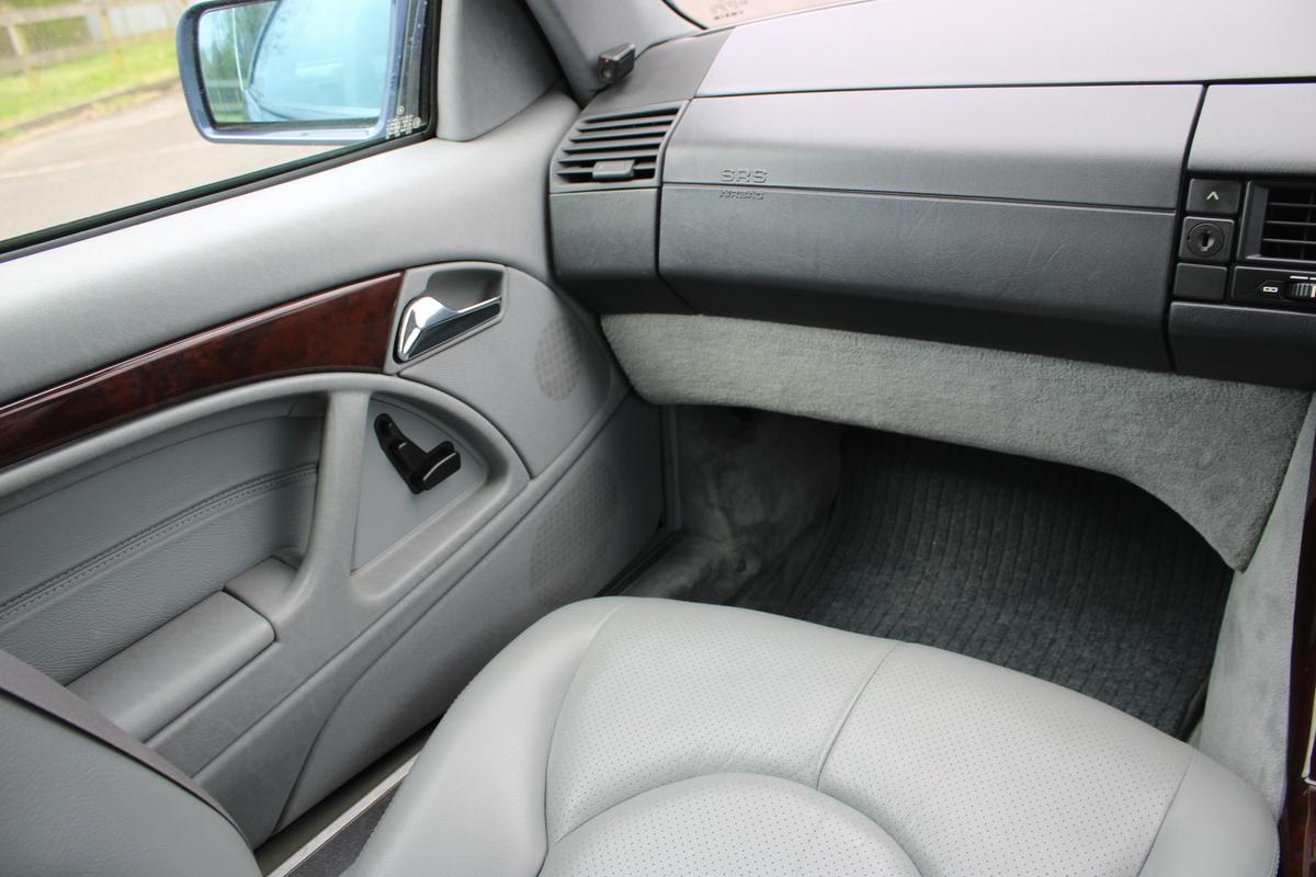 1996 Mercedes - Benz SL 320 AUTO