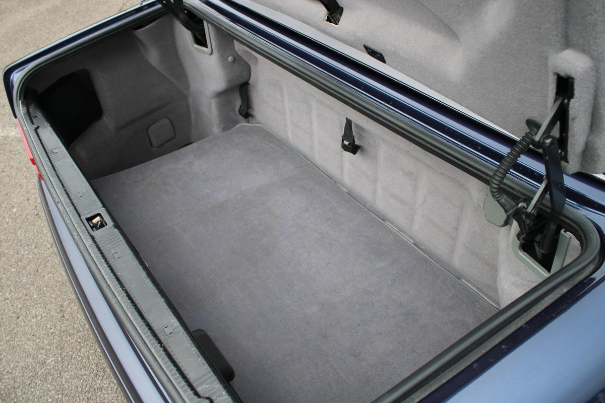 1996 Mercedes - Benz SL 320 AUTO