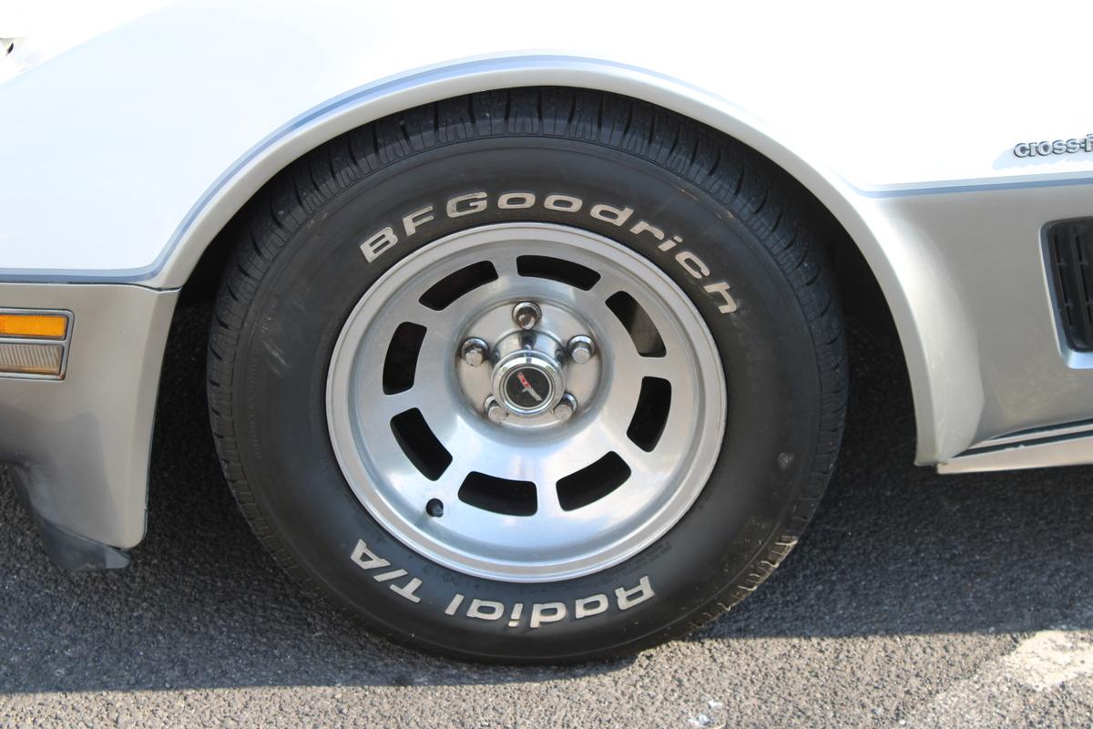 1982 Chevrolet GMC CORVETTE