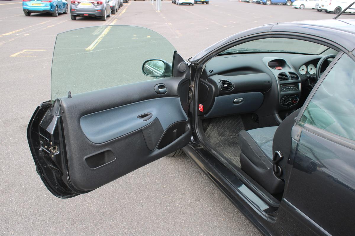 2005 Peugeot 206 CC ZEST