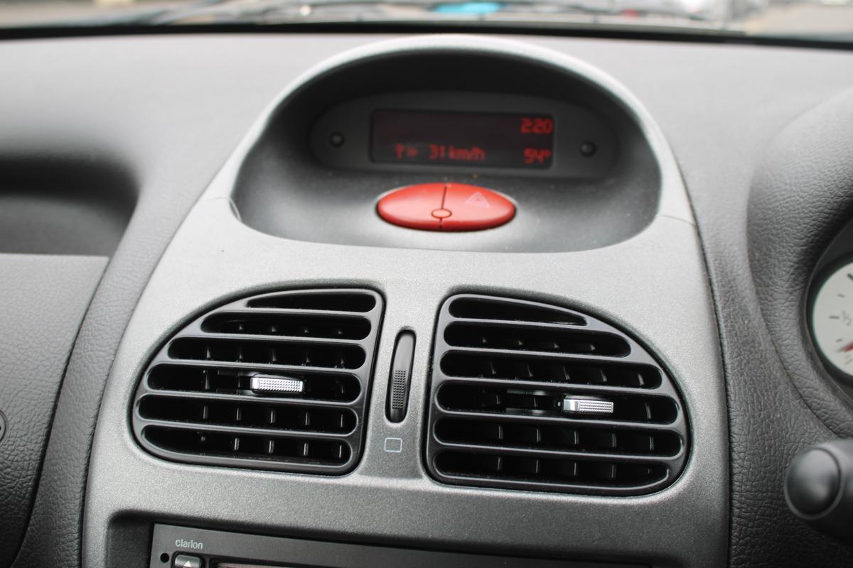 2005 Peugeot 206 CC ZEST