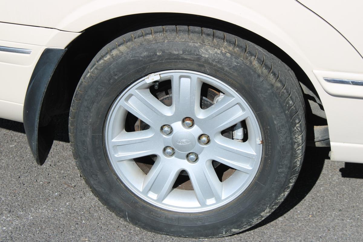 2004 Ford DORCHESTER LIMOUSINE AUTO