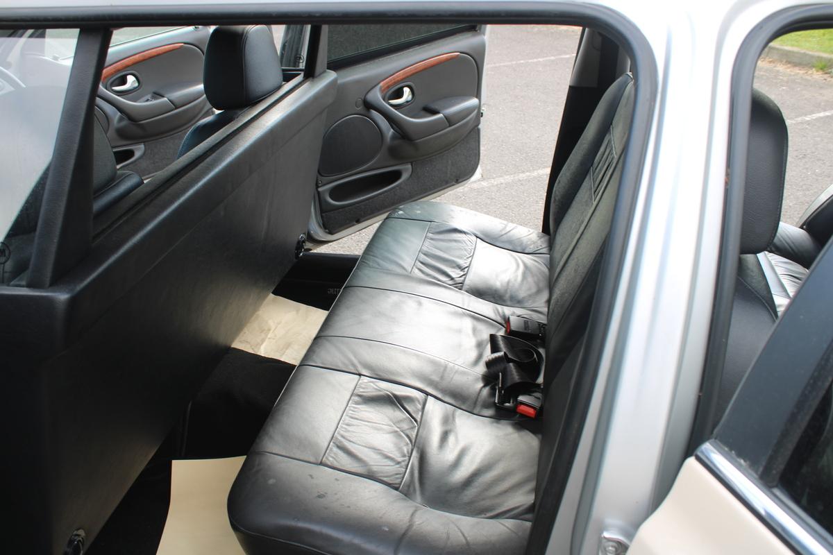 2004 Ford DORCHESTER LIMOUSINE AUTO