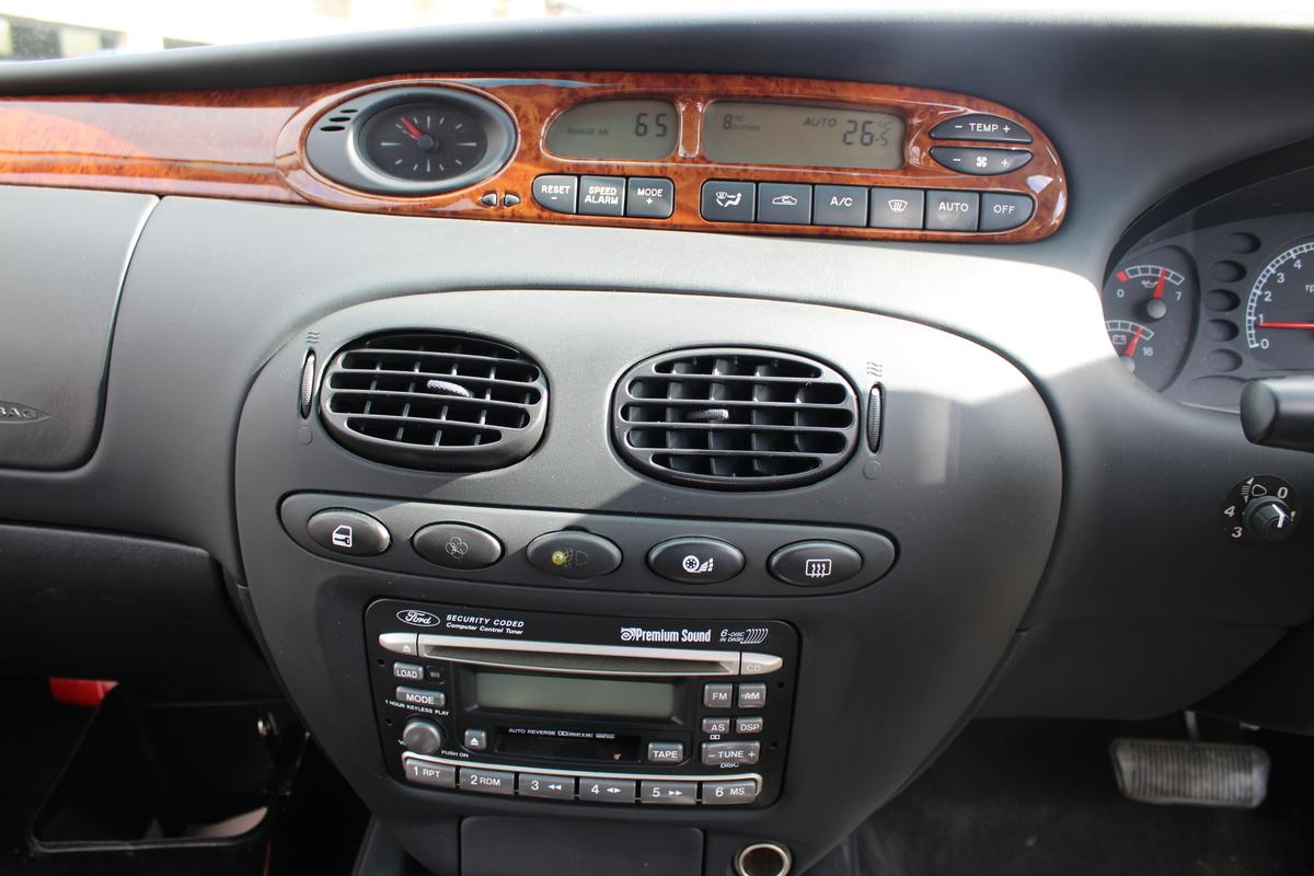 2004 Ford DORCHESTER LIMOUSINE AUTO