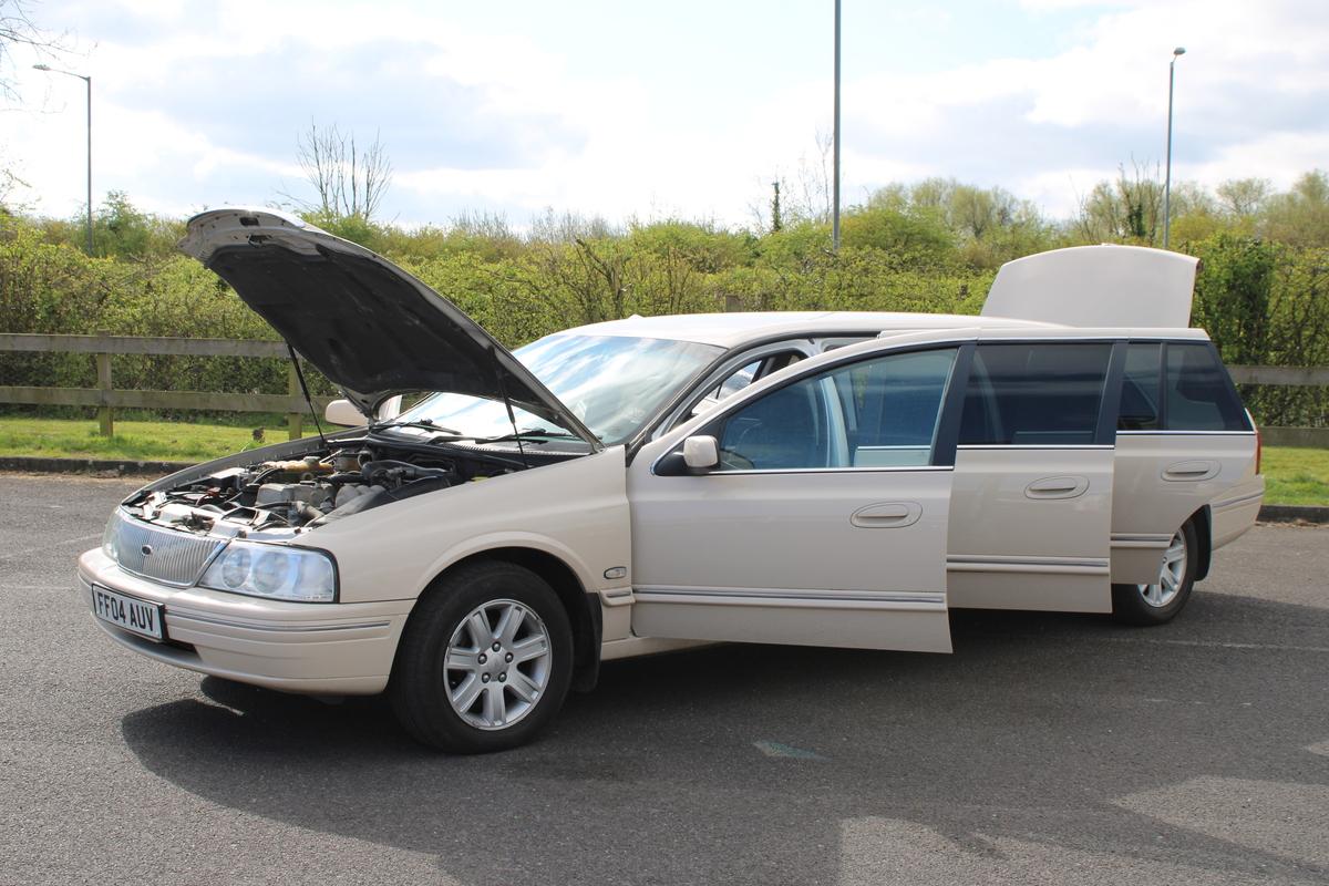 2004 Ford DORCHESTER LIMOUSINE AUTO