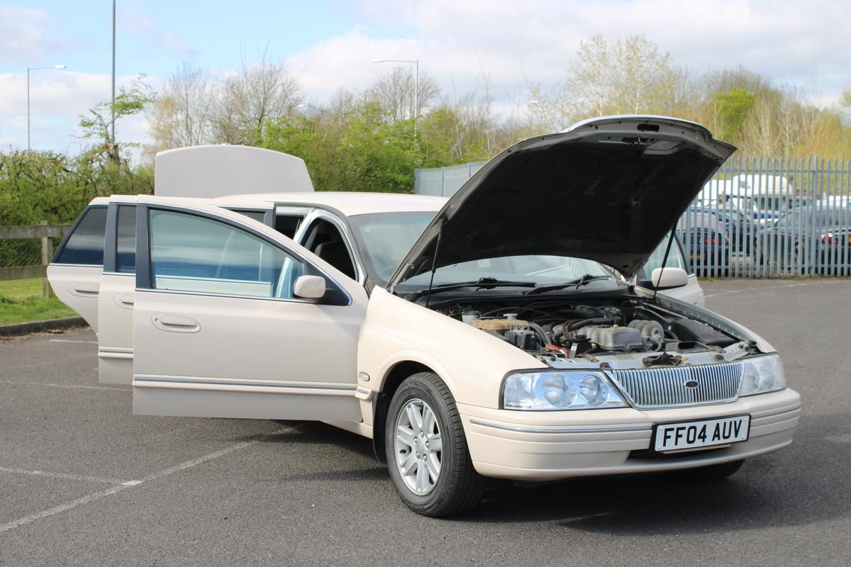 2004 Ford DORCHESTER LIMOUSINE AUTO