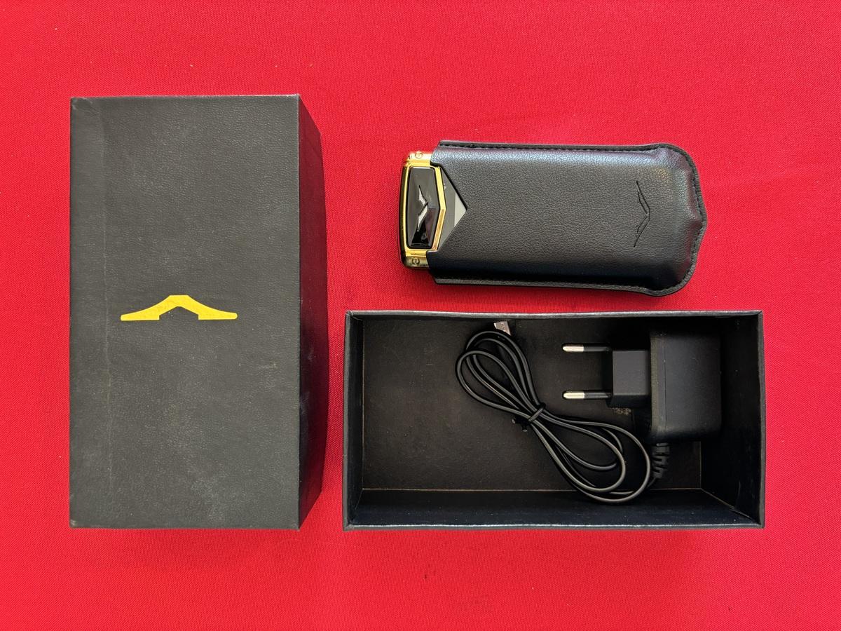 Ferrari VERTU - MOBILE PHONE