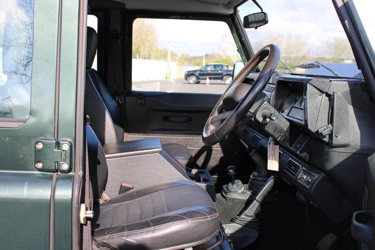 2004 Land Rover DEFENDER 110 TD5 XS