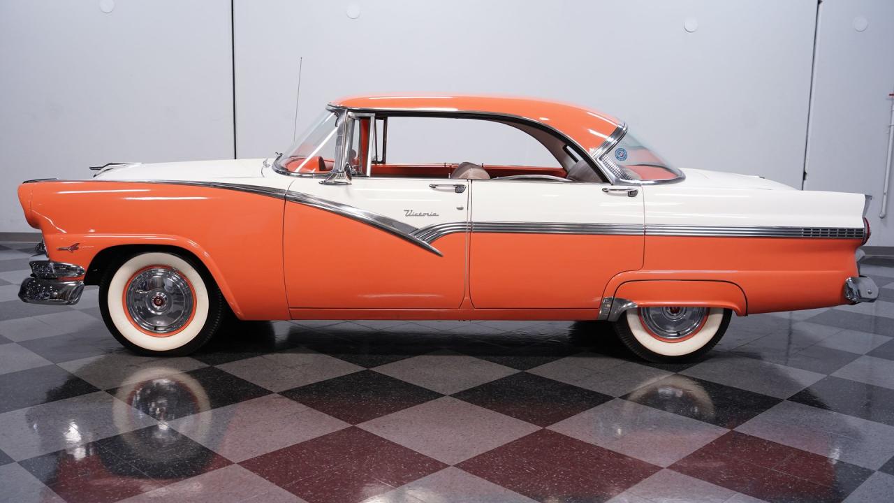 1956 Ford Fairlane Town Victoria