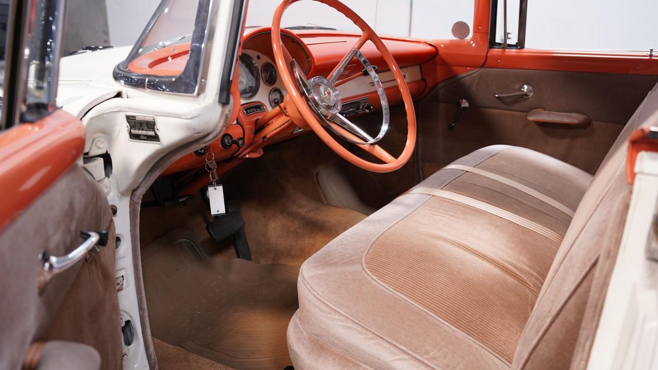 1956 Ford Fairlane Town Victoria