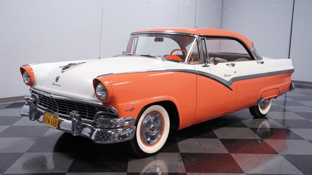1956 Ford Fairlane Town Victoria