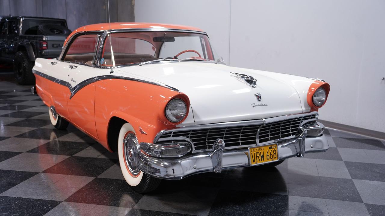 1956 Ford Fairlane Town Victoria