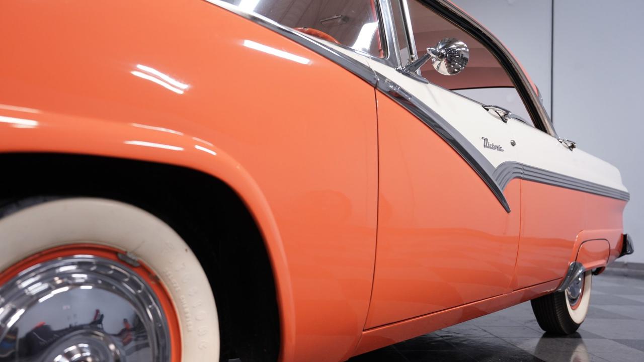 1956 Ford Fairlane Town Victoria