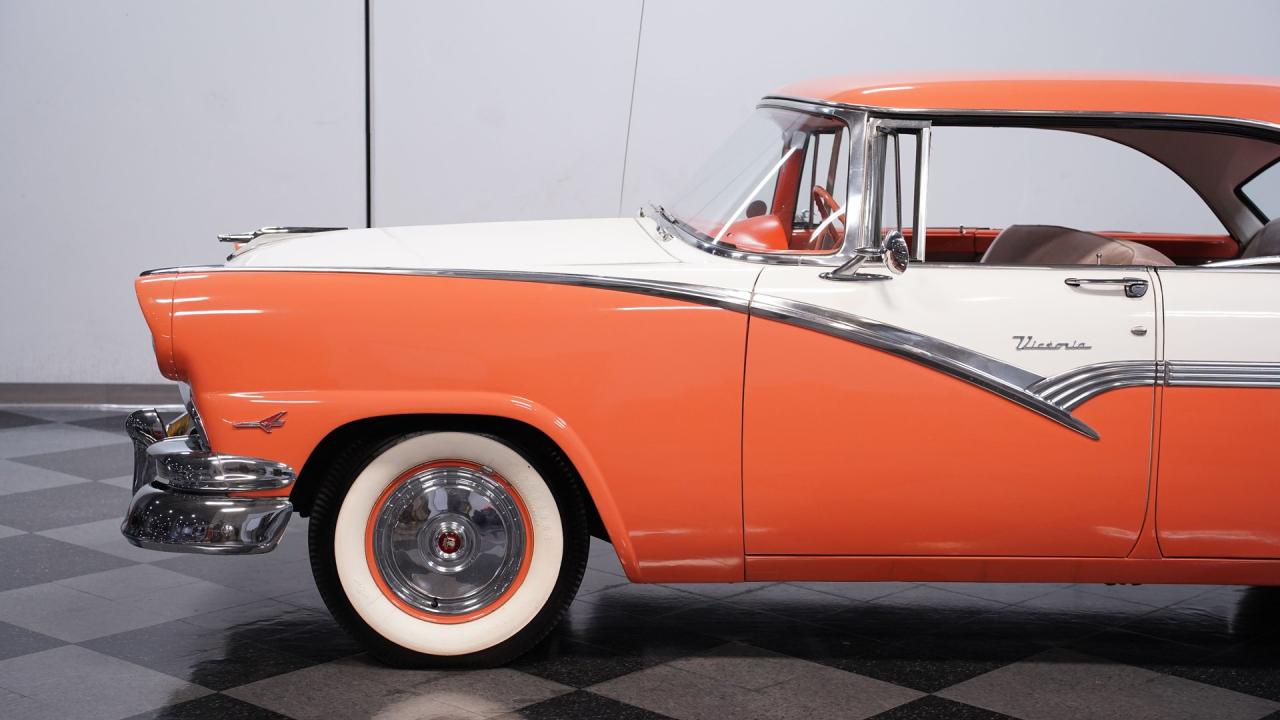 1956 Ford Fairlane Town Victoria