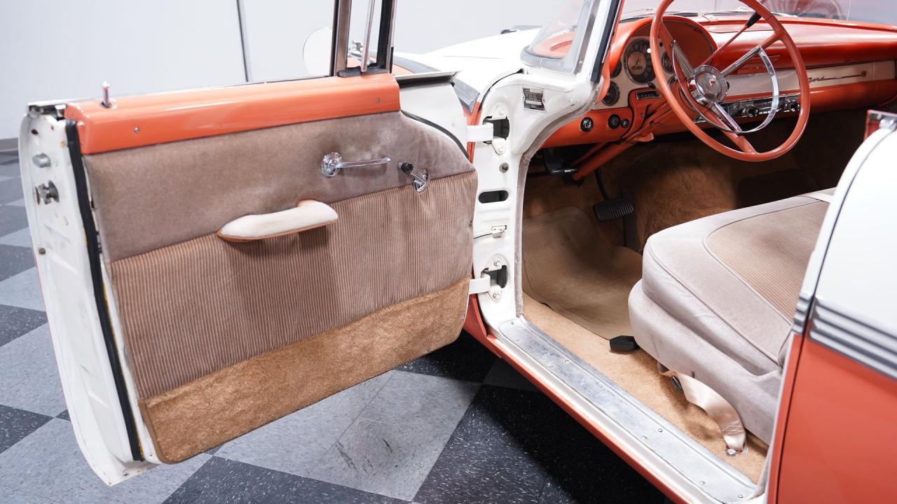 1956 Ford Fairlane Town Victoria