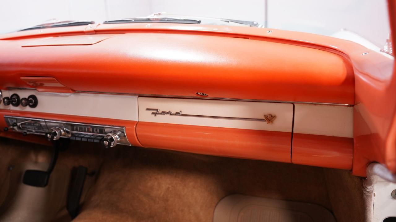 1956 Ford Fairlane Town Victoria